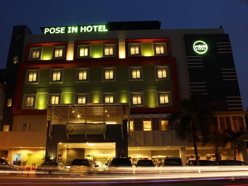 Pose In Hotel Solo Exterior foto