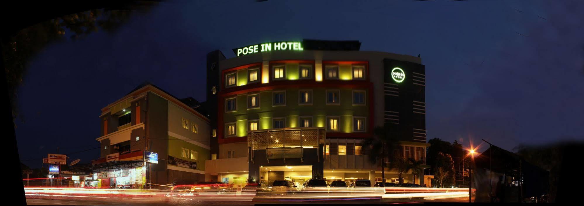 Pose In Hotel Solo Exterior foto